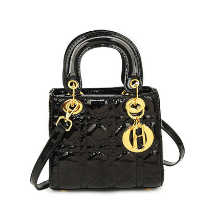 Sac Lady en Cuir Verni – Élégance Intemporelle