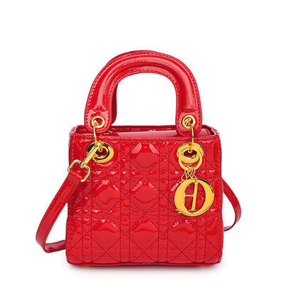 Sac Lady en Cuir Verni – Élégance Intemporelle